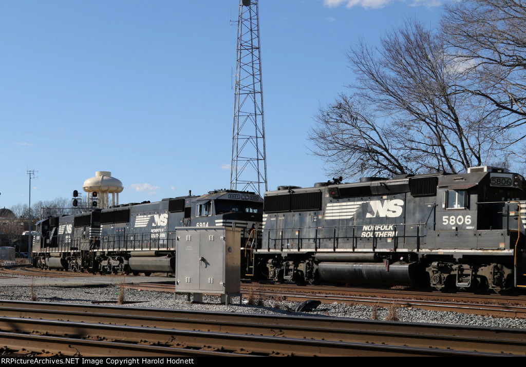 Train P61 has a diverging clear signal at CP Rowan